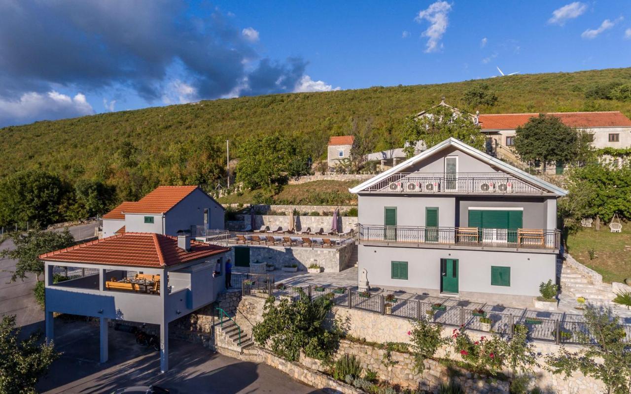 Marija With Heated Pool Villa *