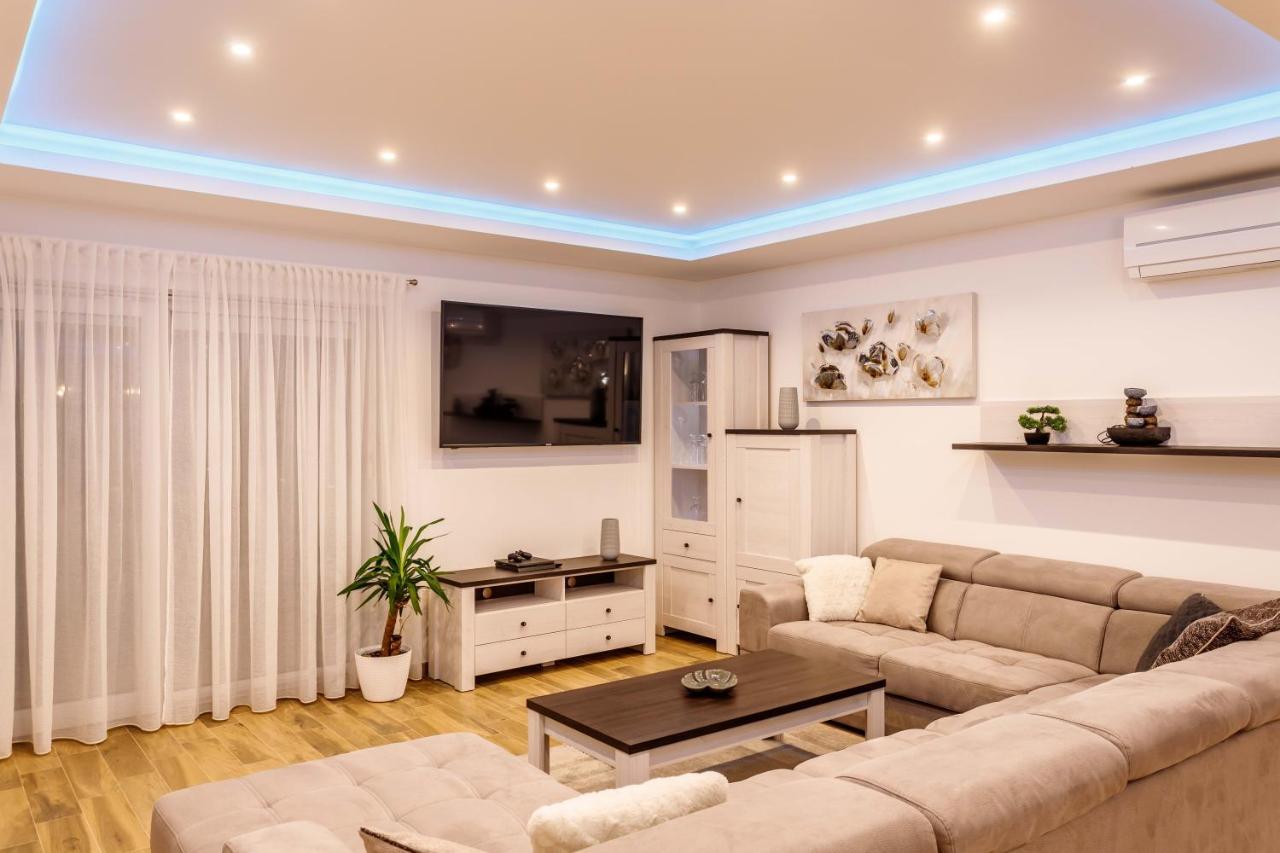 Villa Marija With Heated Pool