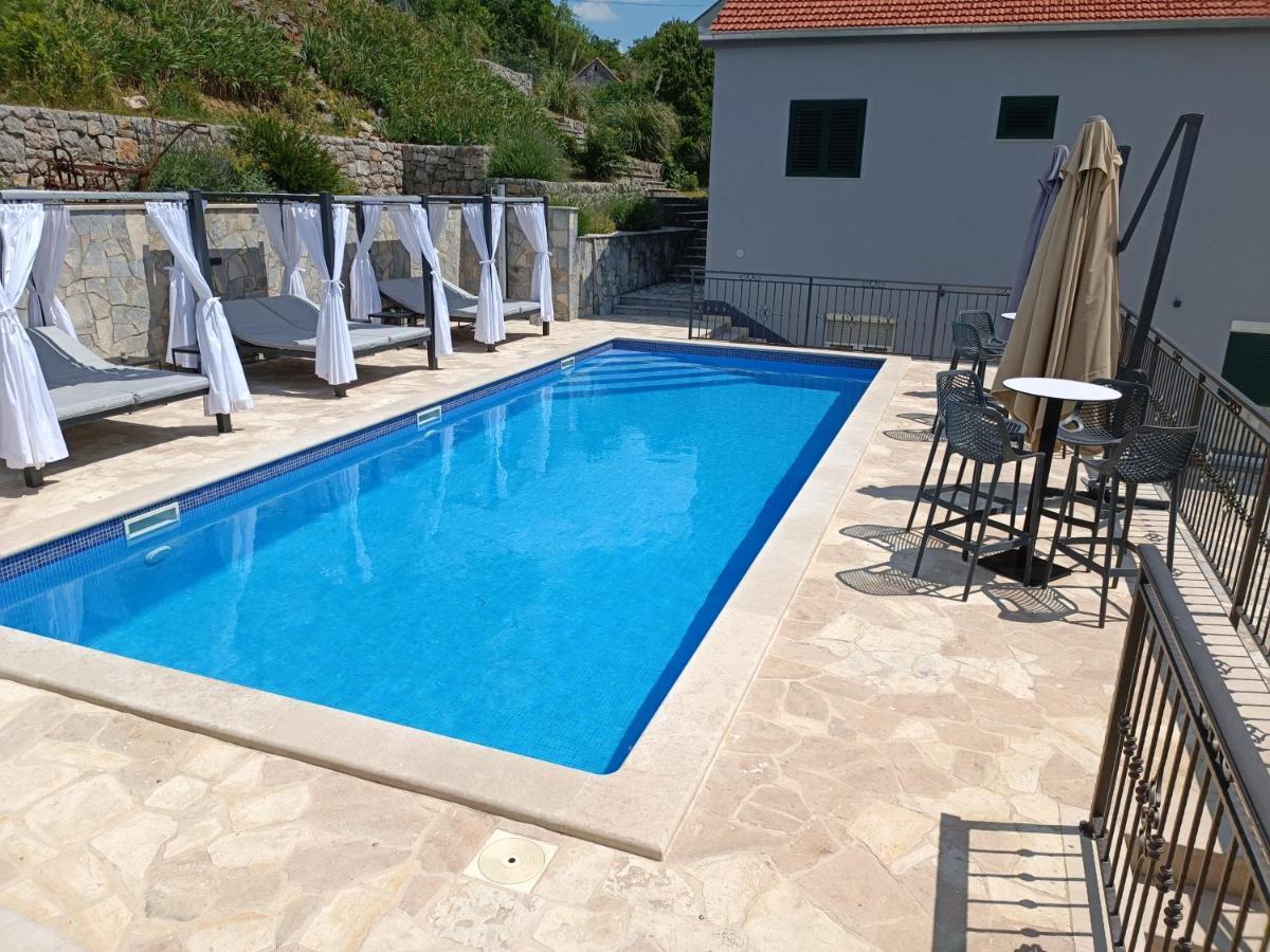 Marija With Heated Pool *