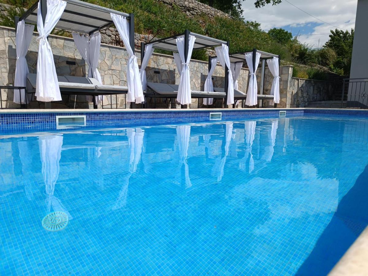 Marija With Heated Pool *